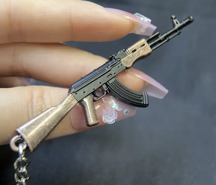 Mini Assault Rifle Gun Shaped Keyring Premium Keychain Gift UK