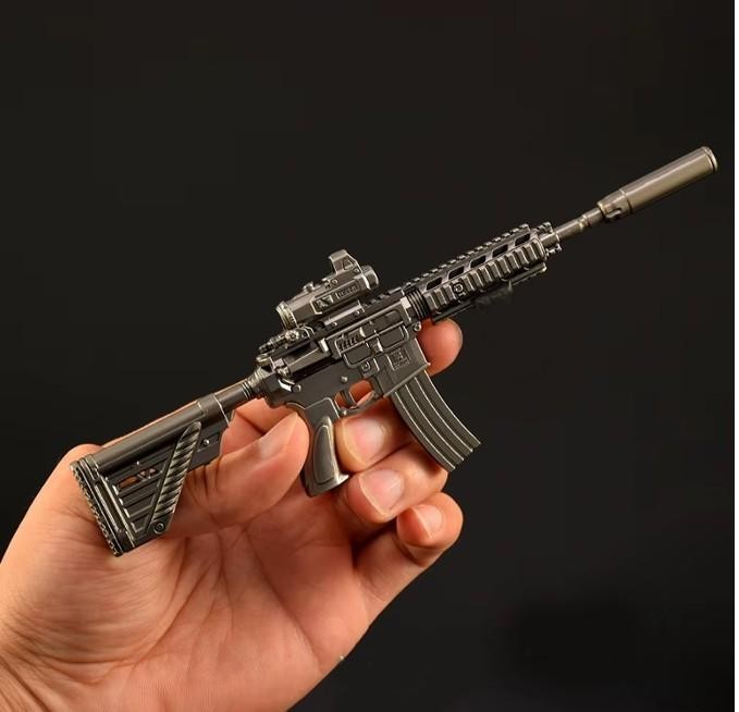 Generic 12cm Mini Assault Rifle Gun Shaped Keyring Premium Keychain Gift UK