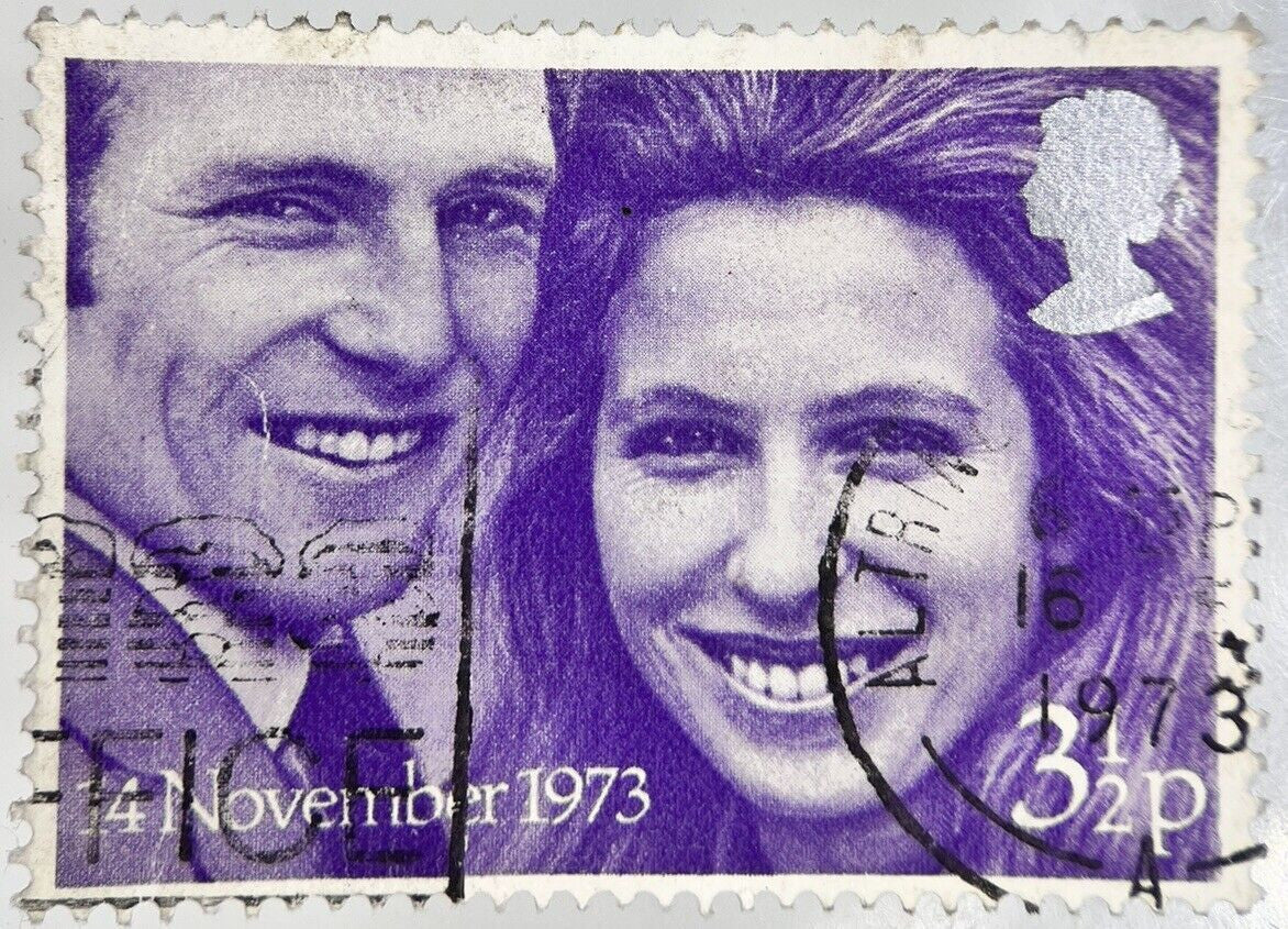 1973 November 14 British 3 Three-Half-Pence Stamp | Collectable Grade