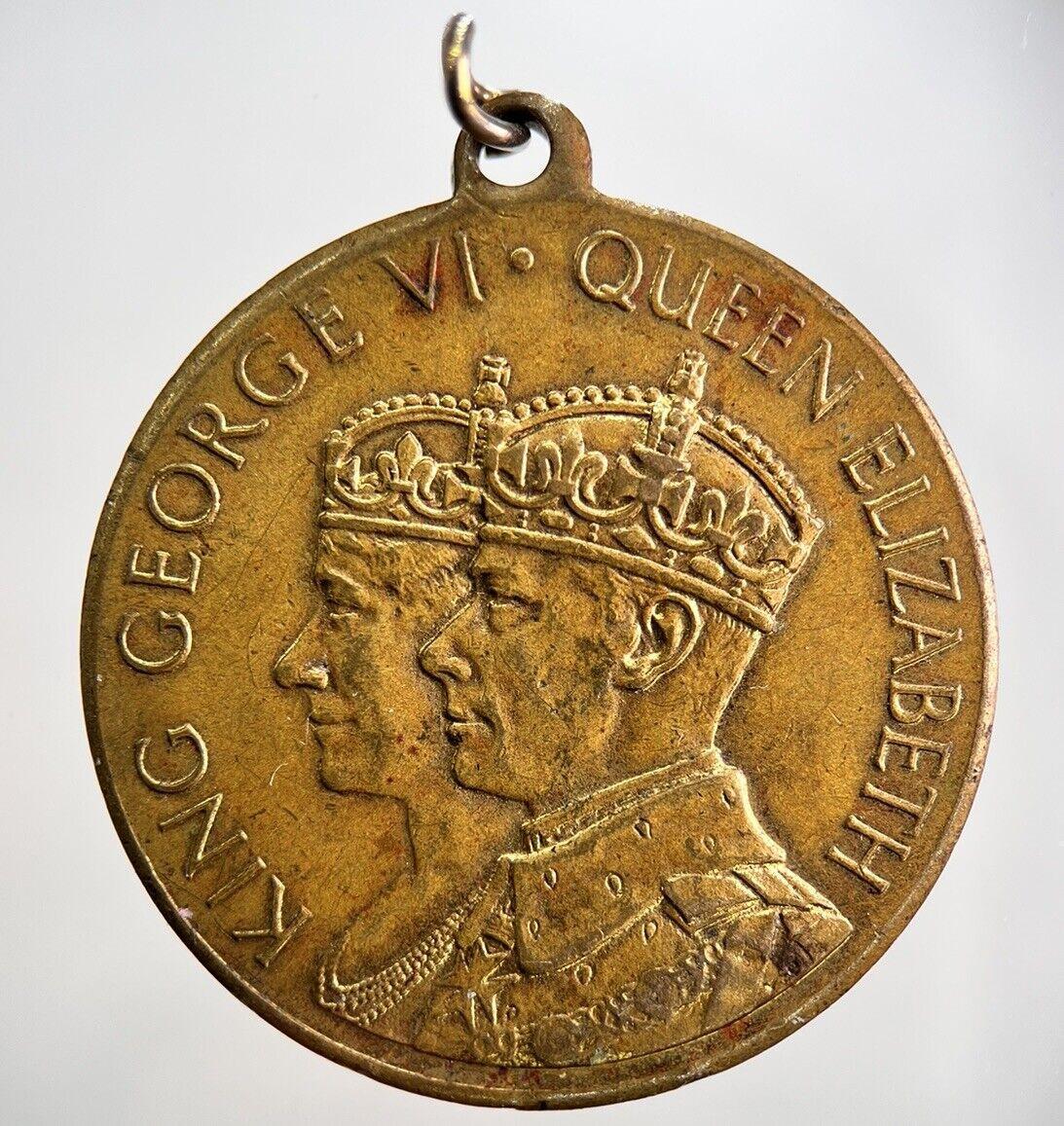 1937 King George VI Crowned Coronation Commemorative Medal | a2542