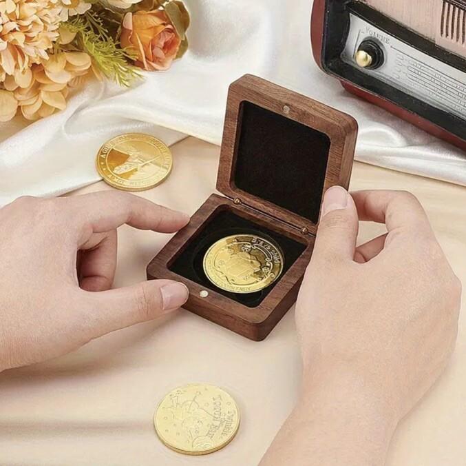 Coin / Medal Display Wood Storage Protective Box With Black Velvet Interior