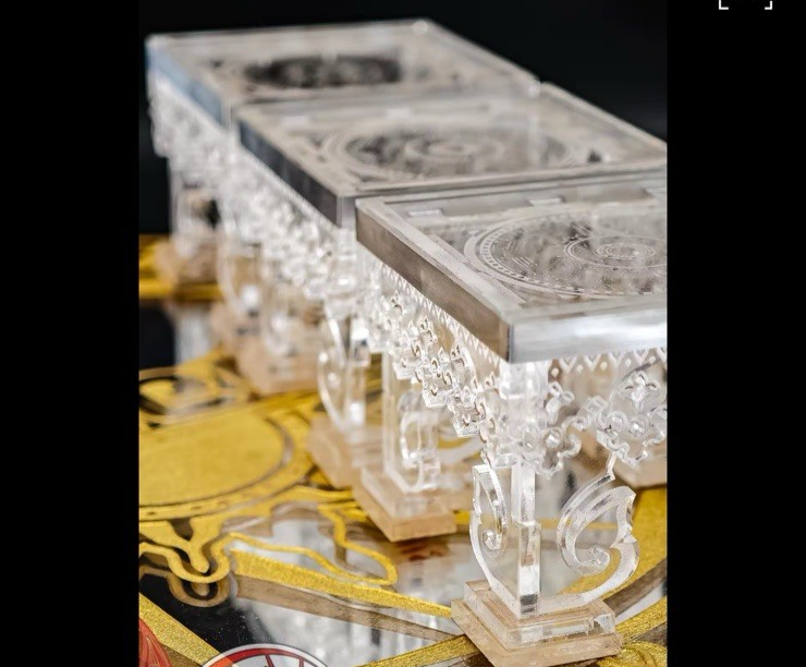 Clear Multi Purpose Display Table Stand For Coins / Amulet / Medals Display
