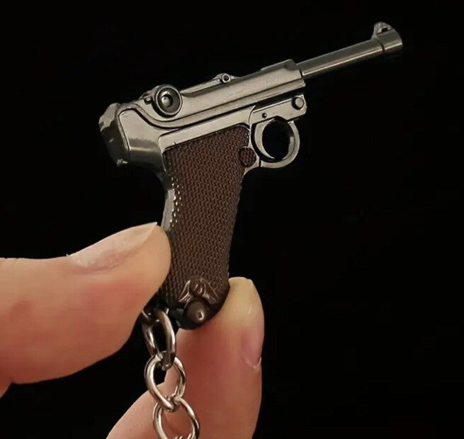 Mini German WWII Luger Pistol Gun Metal Keyring Premium Keychain Gift UK