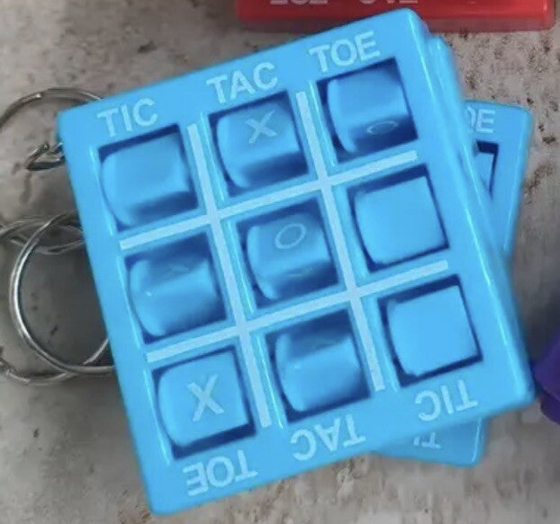 1 x Blue Naughts & Crosses Game Puzzle Keyring Premium Keychain Gift UK