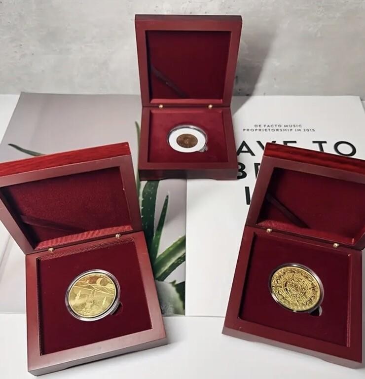 2 x Coin / Medal Display Wood Storage Protective Box With Red Velvet Interior
