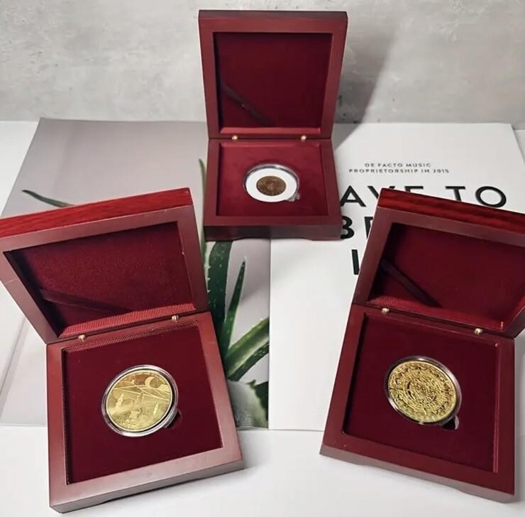 2 x Coin / Medal Display Wood Storage Protective Box With Red Velvet Interior