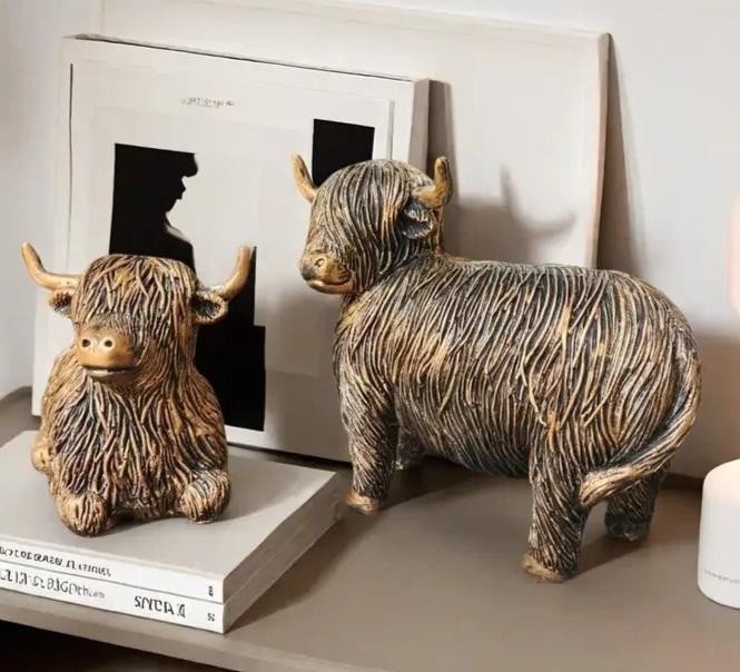 x2 Resin Golden Figurines of Highland Cows Home Figurine Sculpture Gift UK