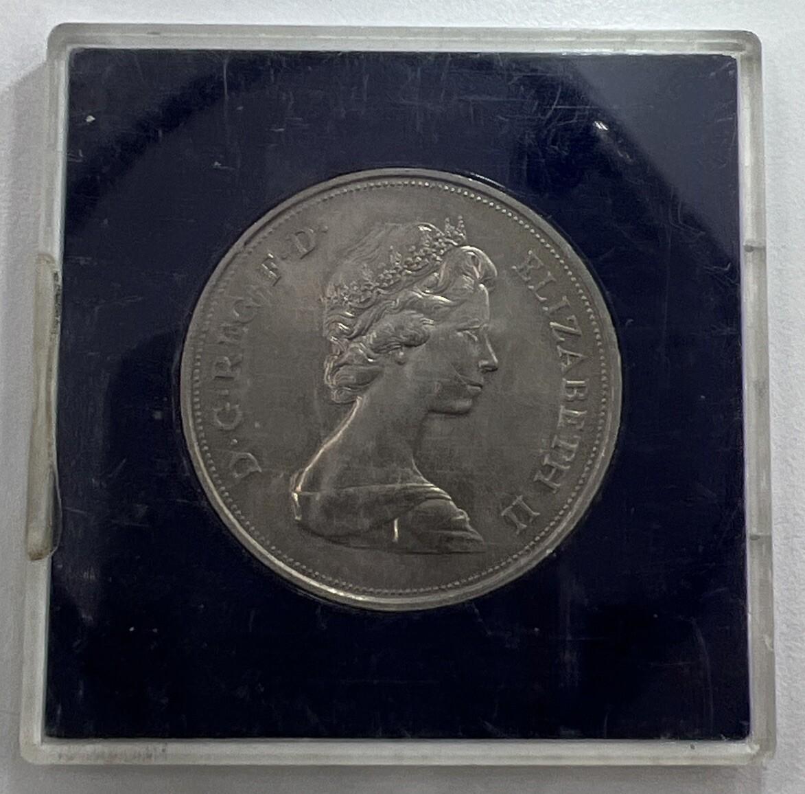 1972 Elizabeth II Wedding Crown British Coin In Case | Collectable Grade a90337
