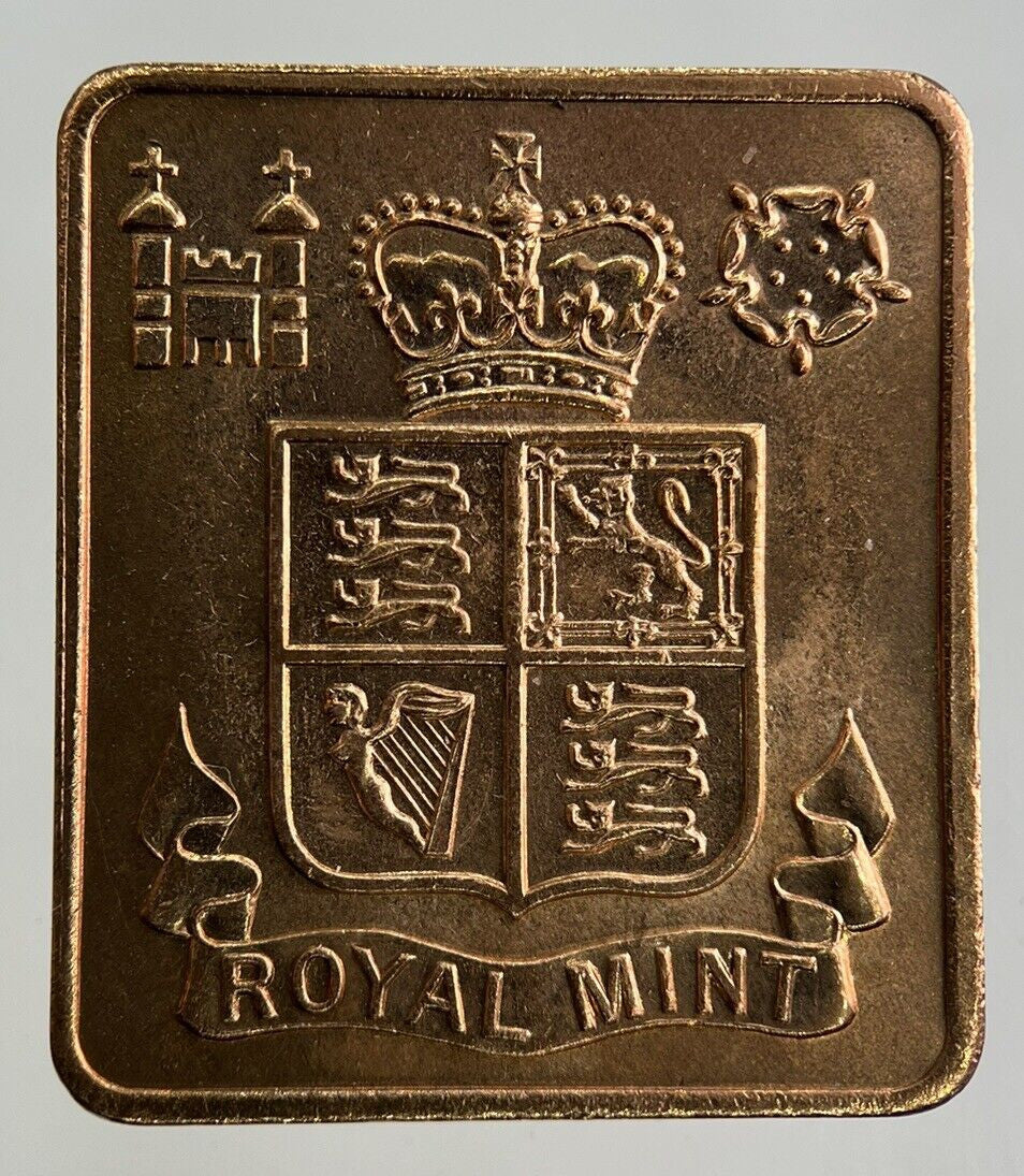 1970 Elizabeth II 2nd Royal Mint Token Coin | Fine Collectable Grade