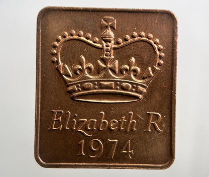 1974 Royal Mint Elizabeth II 2nd Medal Token Coin | Collectable Grade | a1989