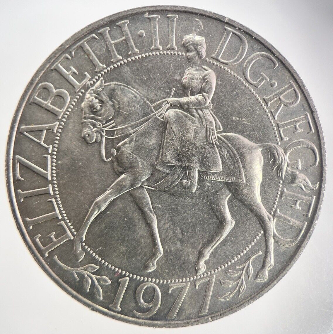 1977 Elizabeth II Jubilee Crown Coin | Fine Collectable Grade | a1975