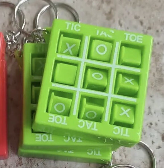 1 x Green Naughts & Crosses Game Puzzle Keyring Premium Keychain Gift UK