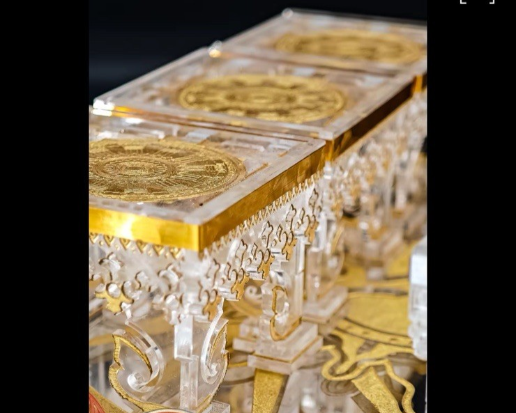 Clear & Gold Multi Purpose Display Table Stand For Coins / Amulet / Medals