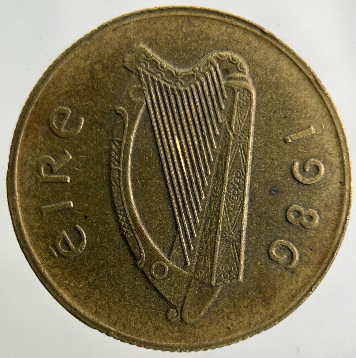 1986 Irish 20p Twenty-Pence Coin | Fine Collectable Grade