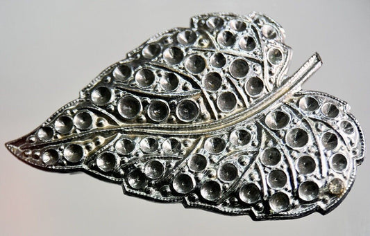 Old British Leaf Badge Charm Token Broach | Width 4cm | a3066