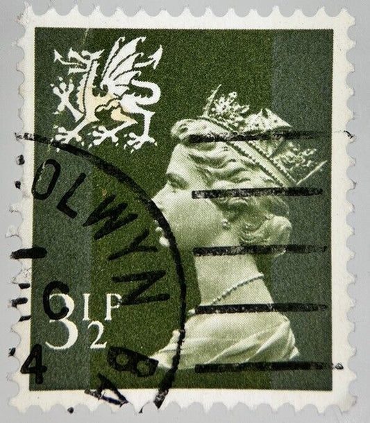 British Elizabeth II Three - Half - Pence Stamp | Collectable Grade