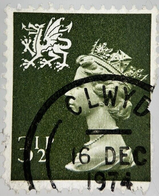1974 British Elizabeth II Three - Half - Pence Stamp | Collectable Grade