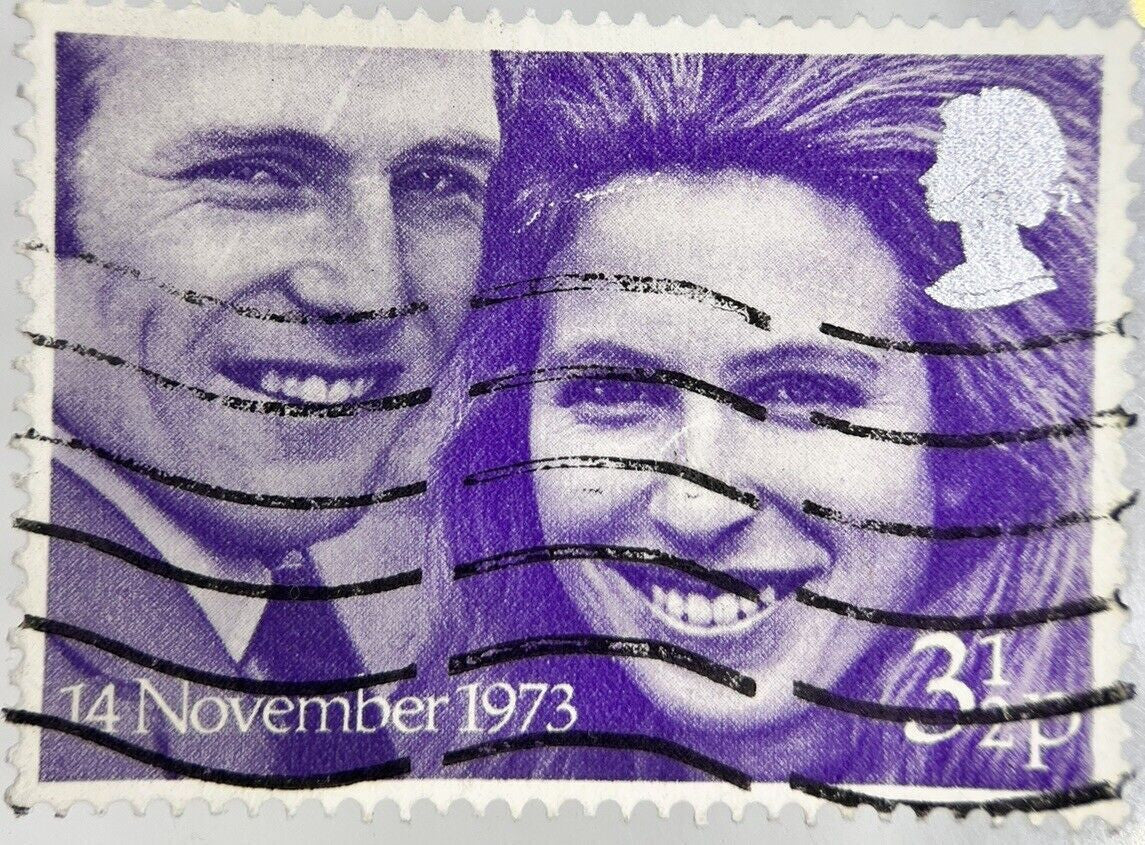 1973 November 14 British Three - Half - Pence Stamp | Collectable Grade