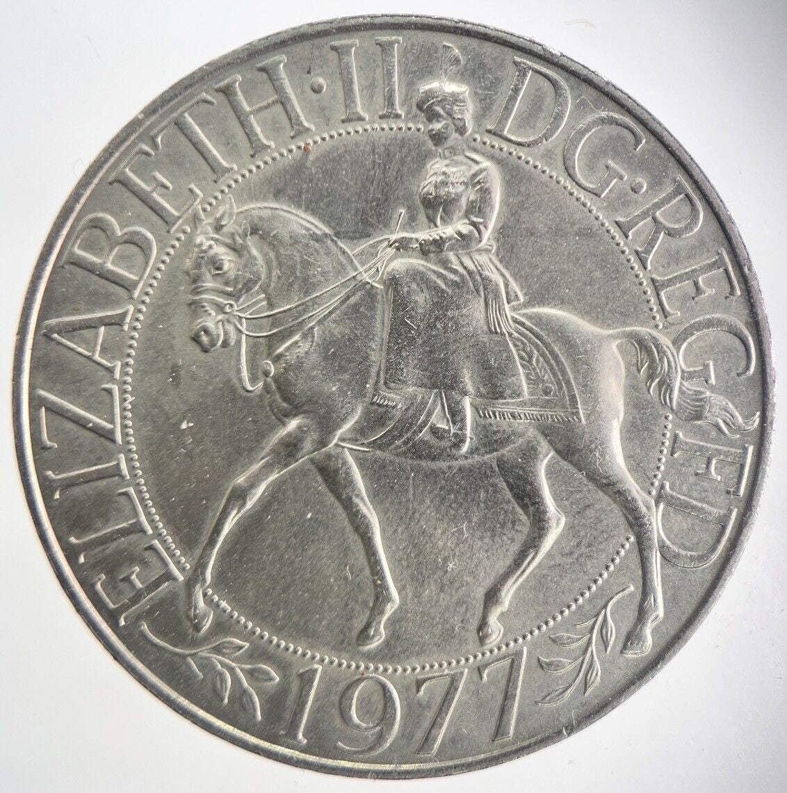 1977 Elizabeth II Jubilee Crown Coin | Fine Collectable Grade | a3175